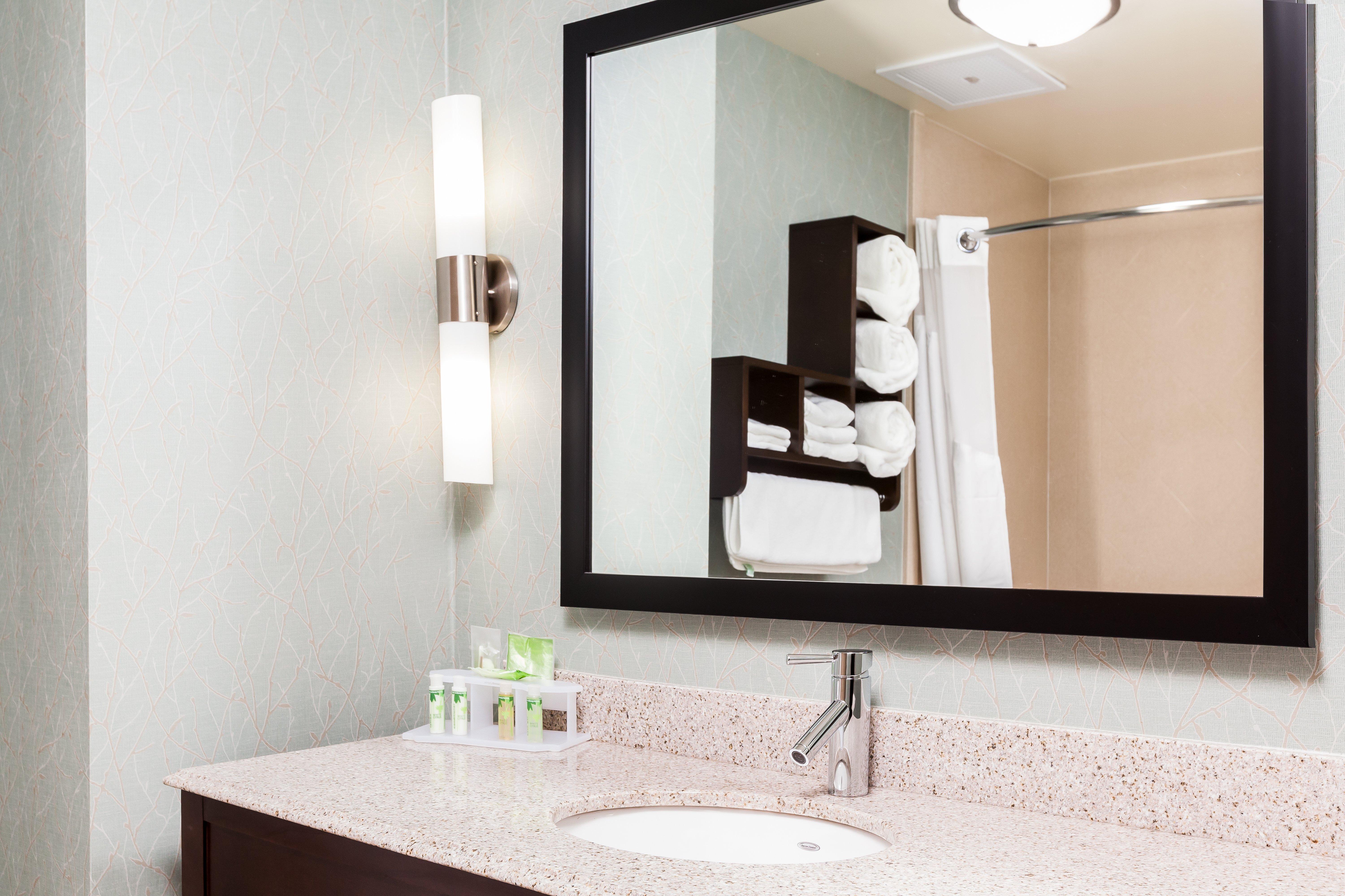 Holiday Inn Express & Suites Eureka By Ihg Dış mekan fotoğraf