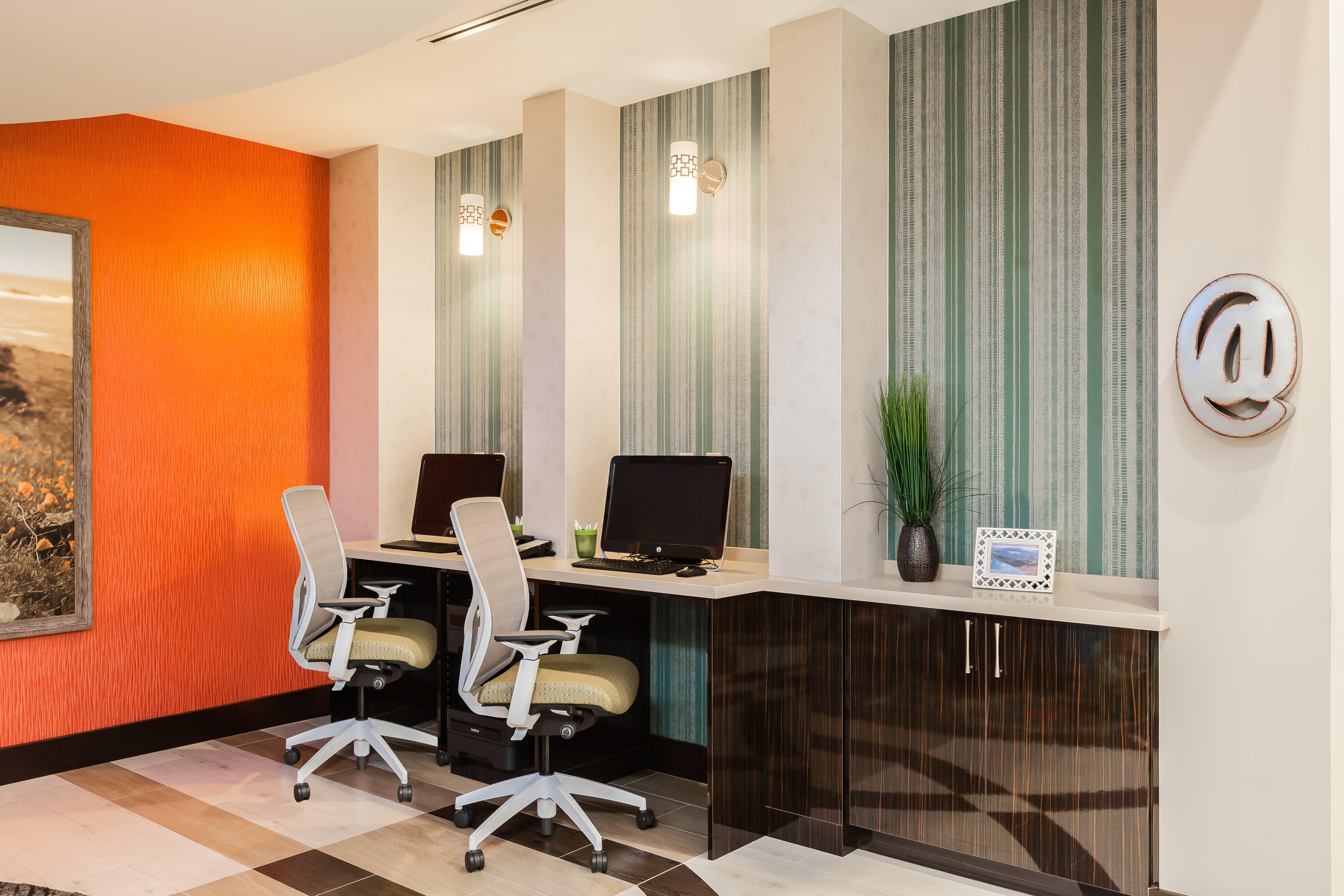 Holiday Inn Express & Suites Eureka By Ihg Dış mekan fotoğraf